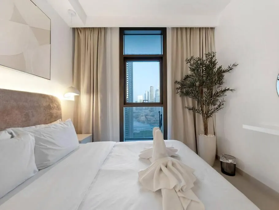 Apartment 2Br-Fountain & Burj Khalifa View - Near Dubai Mall